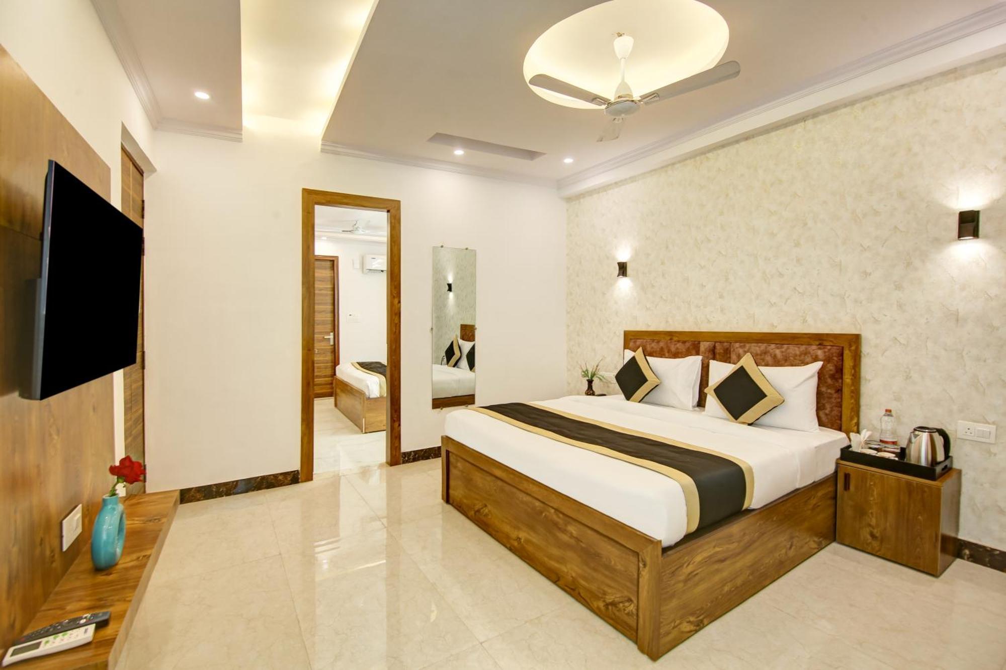 Hotel The Emporio Grand Near Vaishali Metro Station Ghaziabad Exterior foto