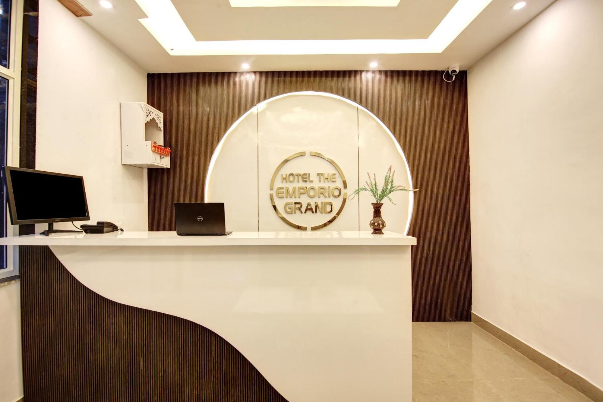 Hotel The Emporio Grand Near Vaishali Metro Station Ghaziabad Exterior foto